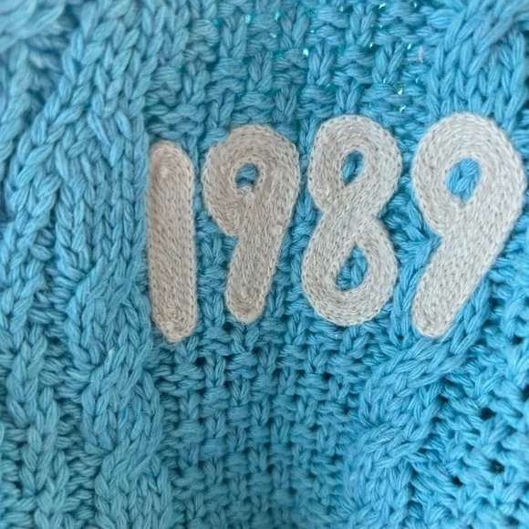 Taylor’s version 1989 sweater cardigan size xs/small - Picture 2 of 4